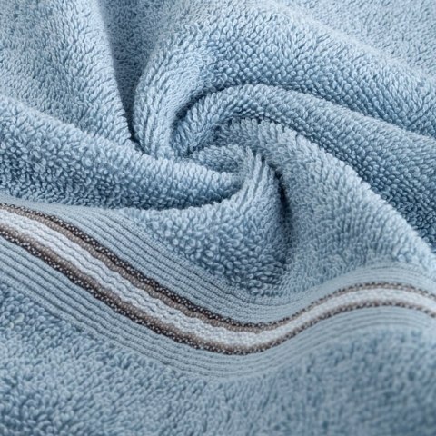 RĘCZNIK TRIS (07) 70 X 140 CM NIEBIESKI RĘCZNIK TRIS (07) 70 X 140 CM NIEBIESKI