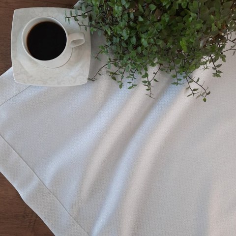 OBRUS JOWITA 85 X 85 CM BIAŁY OBRUS JOWITA 85 X 85 CM BIAŁY