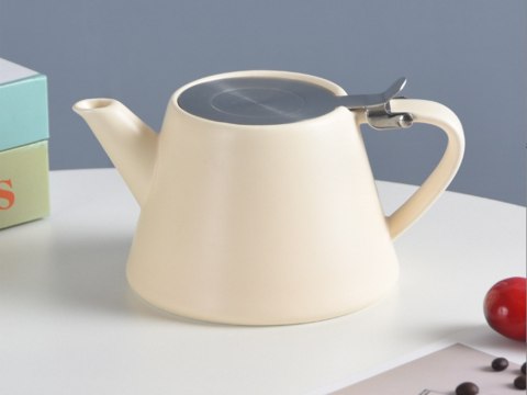Czajnik ceramiczny z zaparzaczem