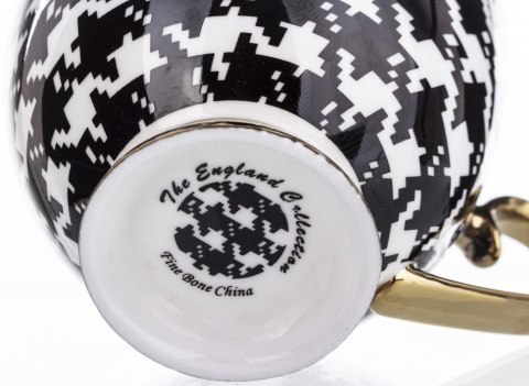 Komplet Filiżanek Z Podstawką 2+2