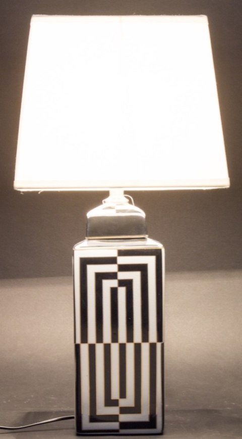 Lampa Z Kloszem Ii Cz.-Prom.